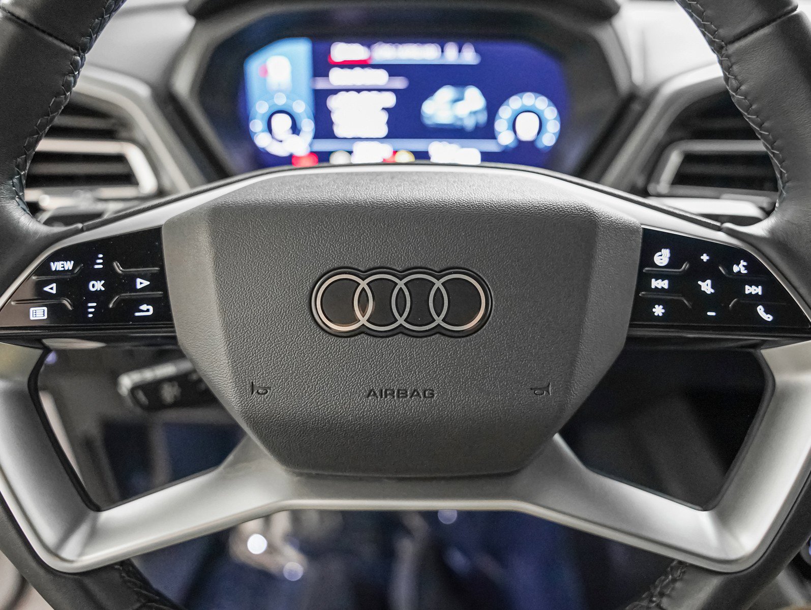 Used 2024 Audi Q4 e-tron Premium Plus image 15