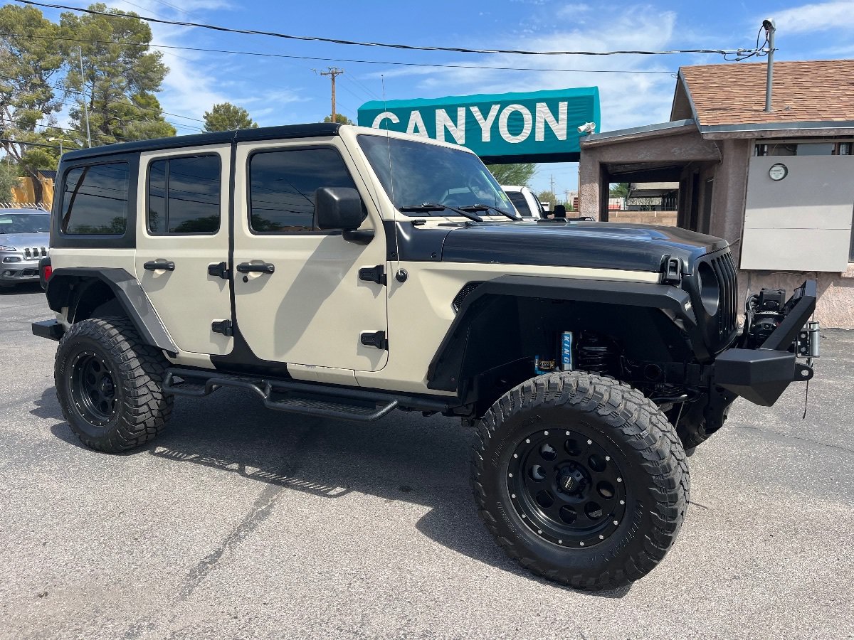 Used 2018 Jeep Wrangler Unlimited Sport AWD/4WD image 2