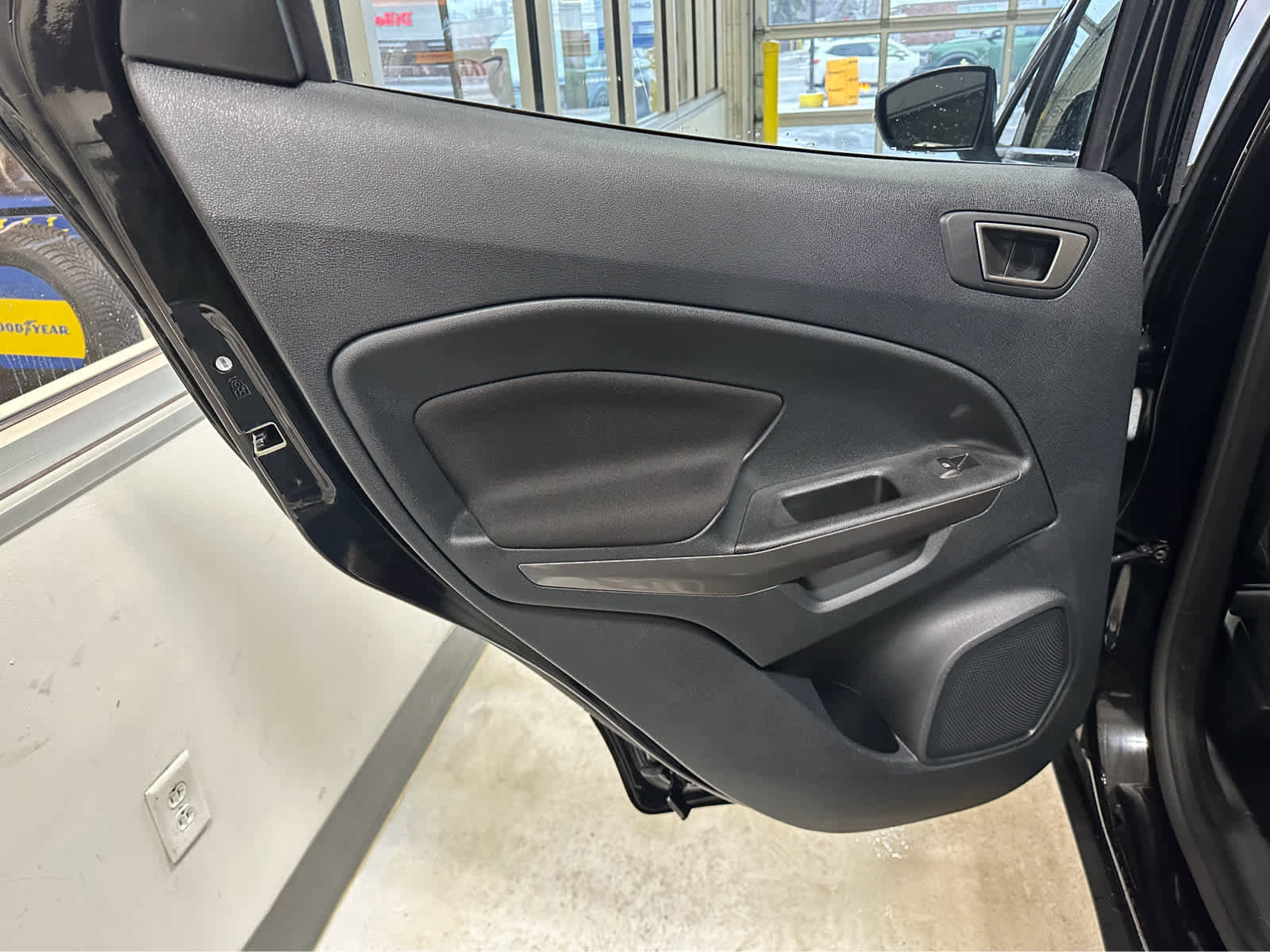 Used 2022 Ford EcoSport SE w/ SE Convenience Package image 29