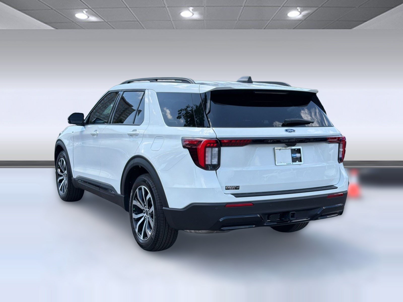 Used 2025 Ford Explorer ST-Line w/ Premium Package RWD image 3