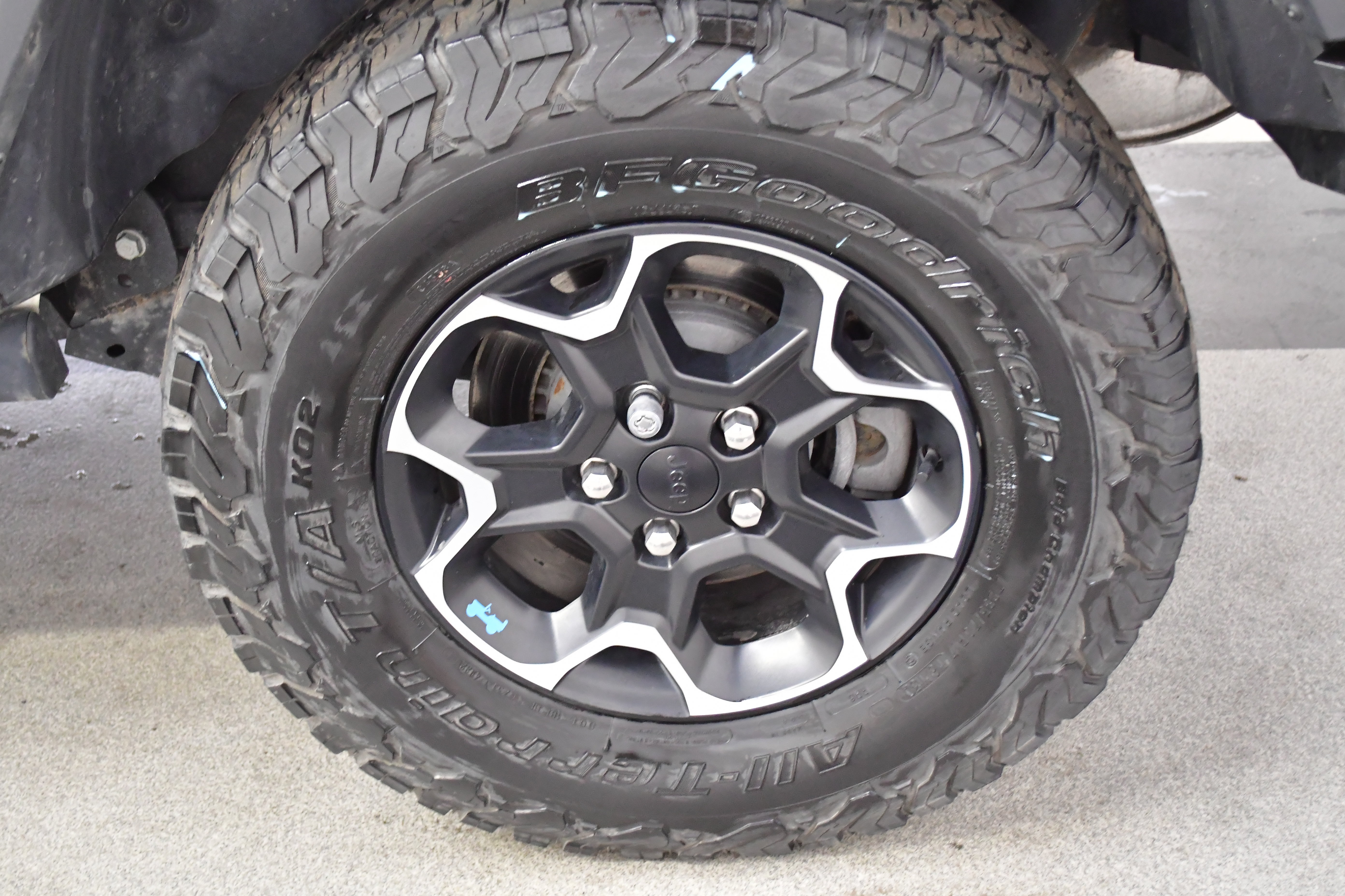 Used 2023 Jeep Wrangler Unlimited Rubicon 4xe w/ Cold Weather Group AWD/4WD image 34