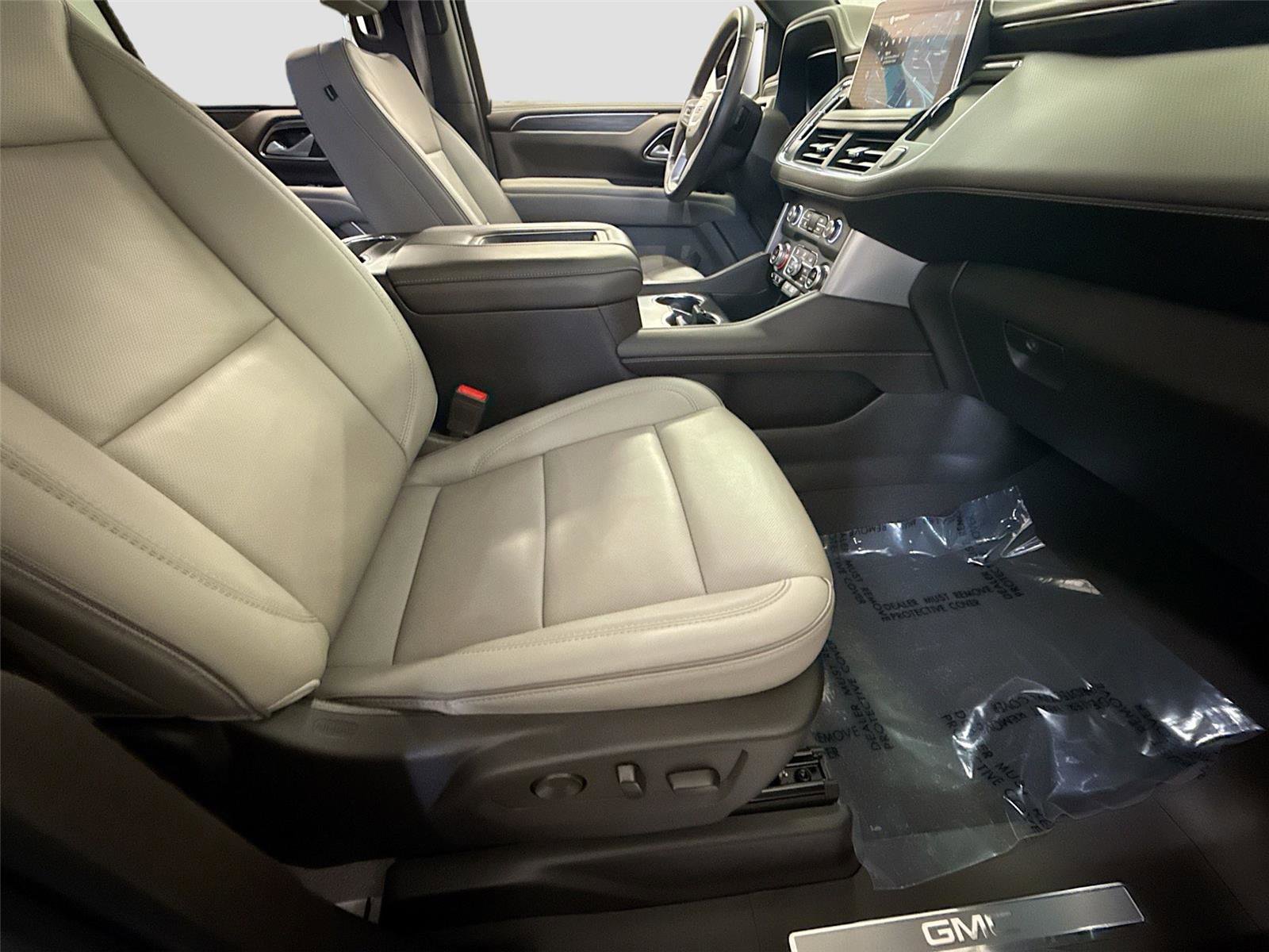 Used 2022 GMC Yukon SLT w/ SLT Luxury Package AWD/4WD image 31