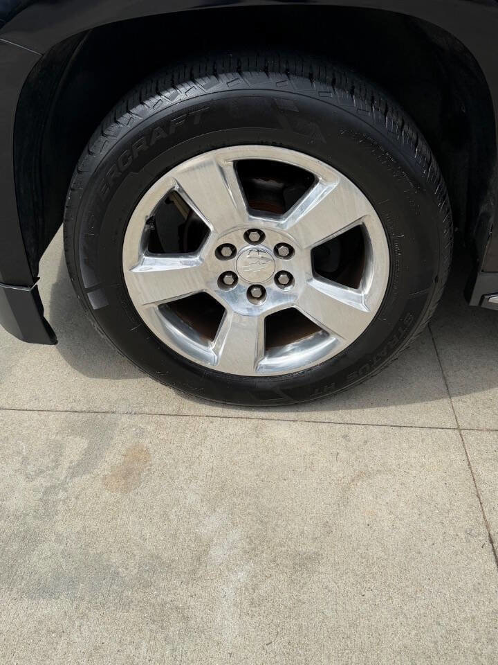 Used 2015 Chevrolet Suburban LTZ image 10