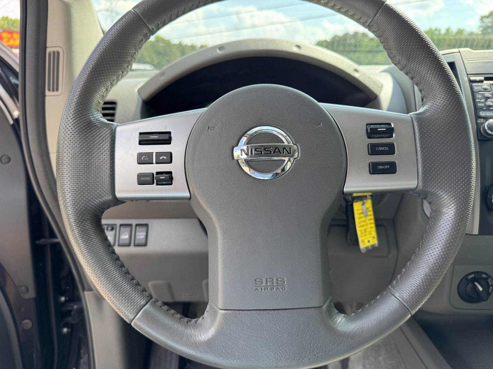Used 2015 Nissan Frontier SL AWD/4WD image 3