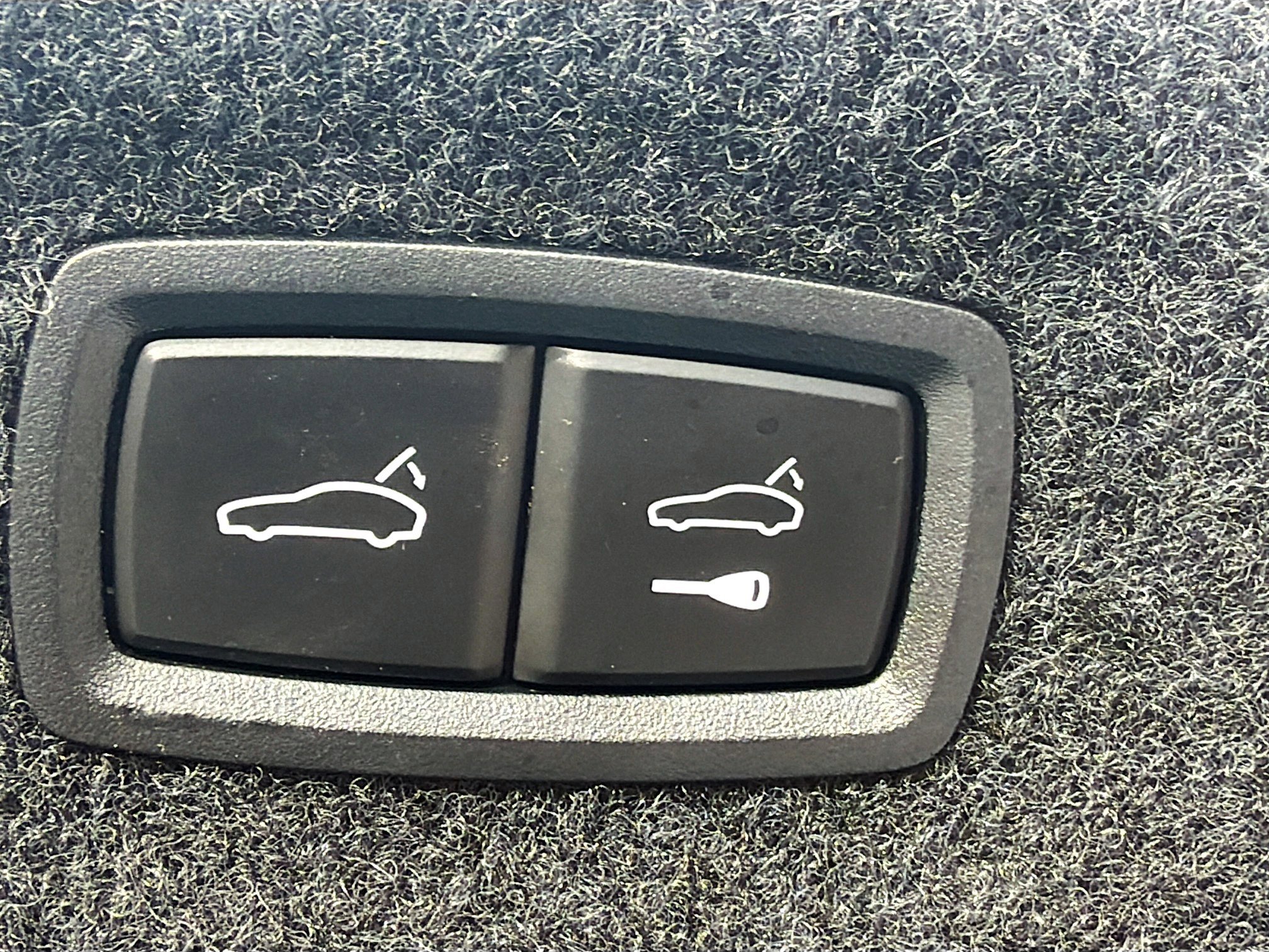 Used 2022 Porsche Taycan GTS w/ Premium Package (P6U) image 13