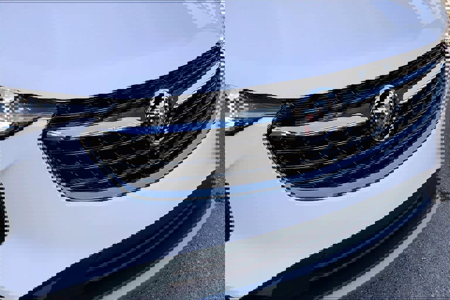 Used 2022 Buick Envision Essence w/ Technology Package II image 32