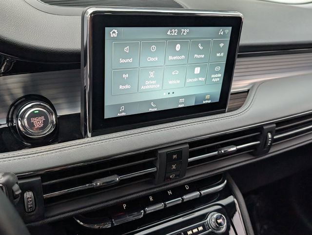 Used 2020 Lincoln Corsair FWD w/ Rear Removable Package Tray image 28