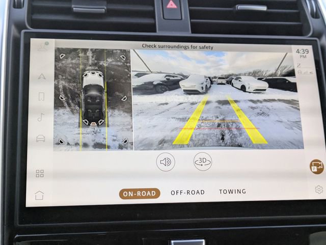 Used 2025 Land Rover Discovery Dynamic SE image 10