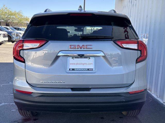 Used 2023 GMC Terrain SLE w/ Driver Convenience Package image 8