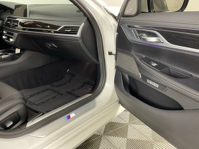 Used 2017 BMW 740i RWD image 20