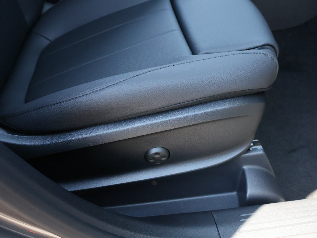 New 2026 Mercedes-Benz GLA 250 4MATIC image 9