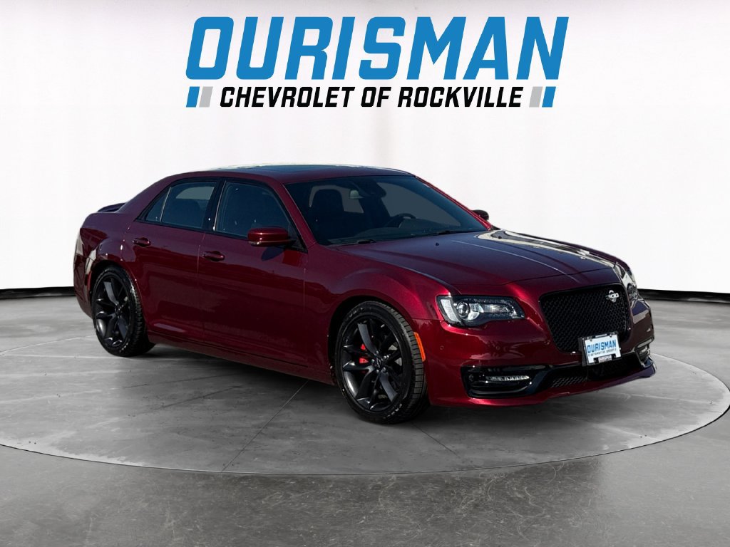 Used 2023 Chrysler 300 C RWD image 1