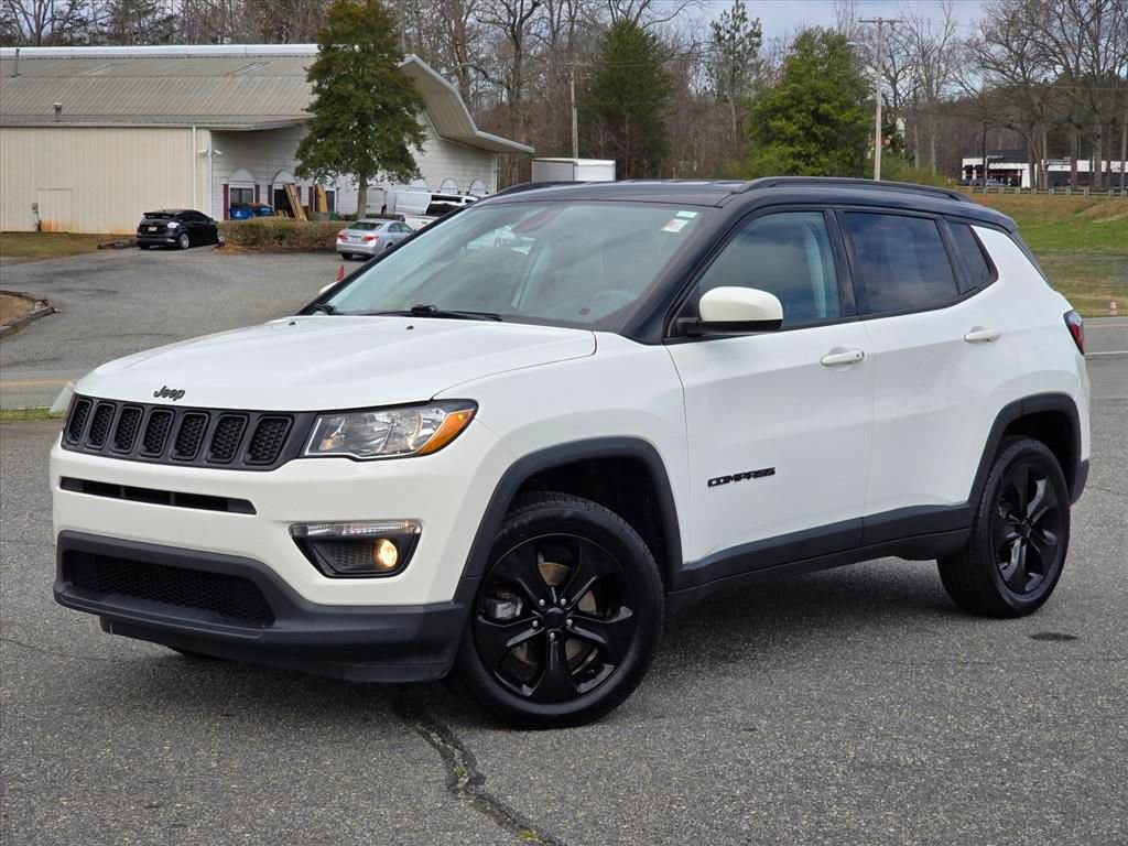 Used 2018 Jeep Compass Latitude image 2