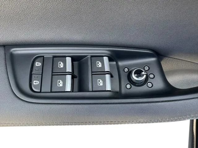 Used 2023 Audi Q7 3.0T Premium Plus AWD/4WD image 14