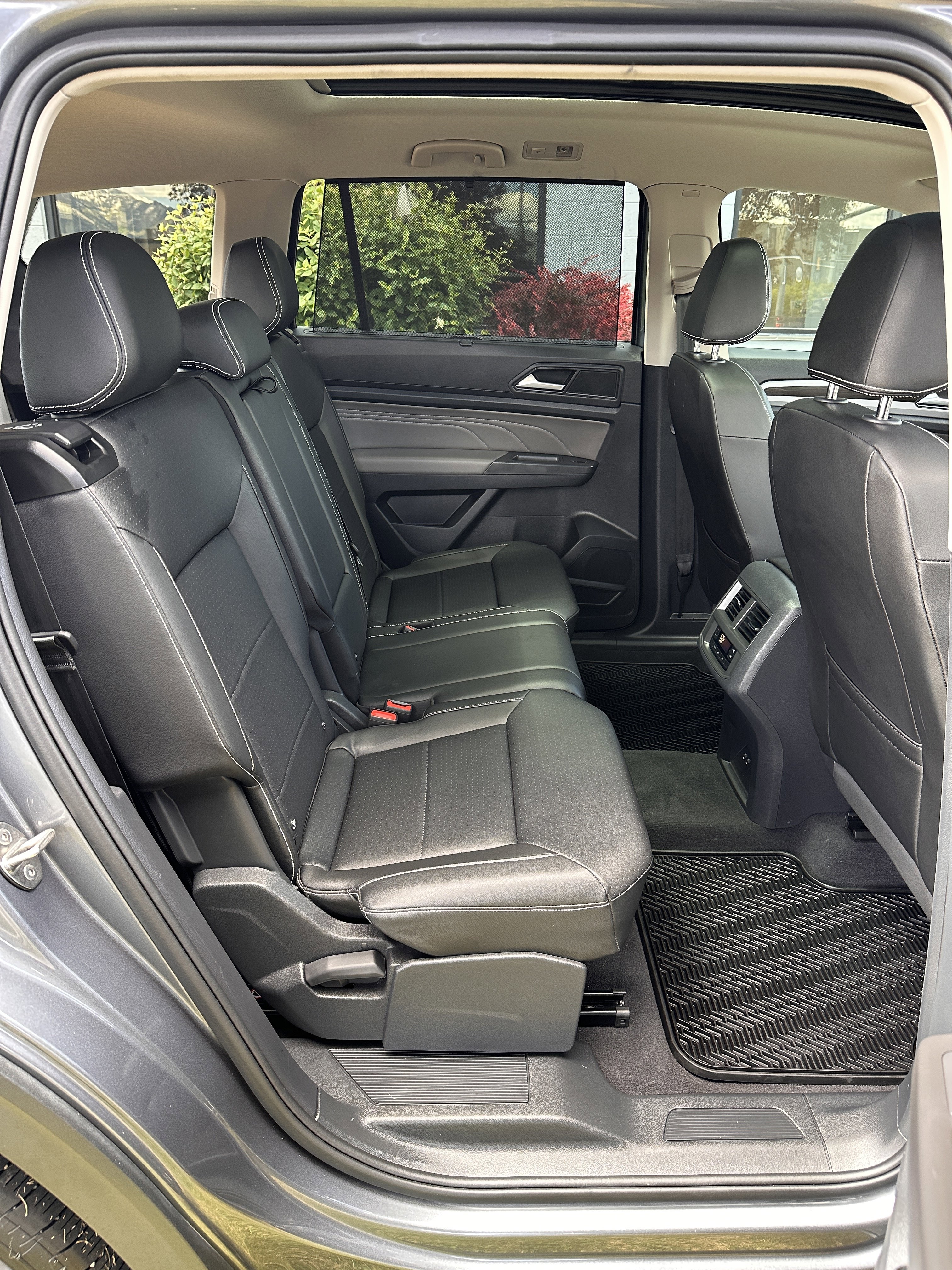 Used 2023 Volkswagen Atlas SE AWD/4WD image 25