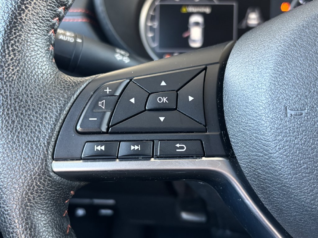 Used 2025 Nissan Versa SR w/ Trunk Package FWD image 10