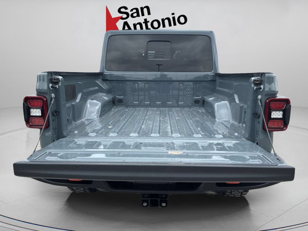 Certified 2025 Jeep Gladiator Mojave w/ Convenience Group AWD/4WD image 18