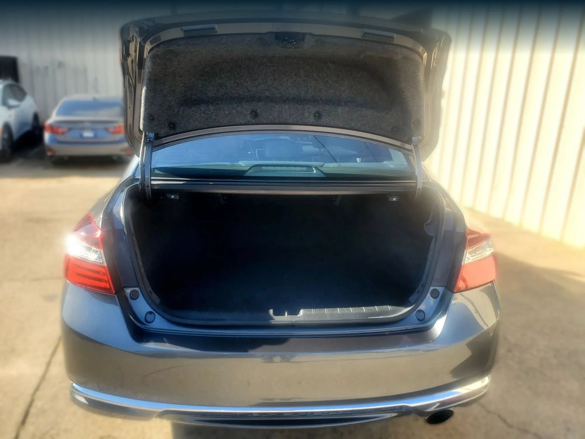 Used 2017 Honda Accord EX-L image 47
