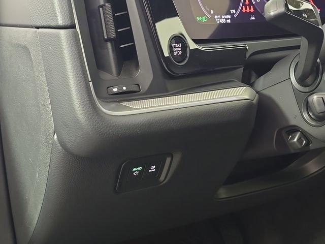 Certified 2024 Porsche Cayenne image 18