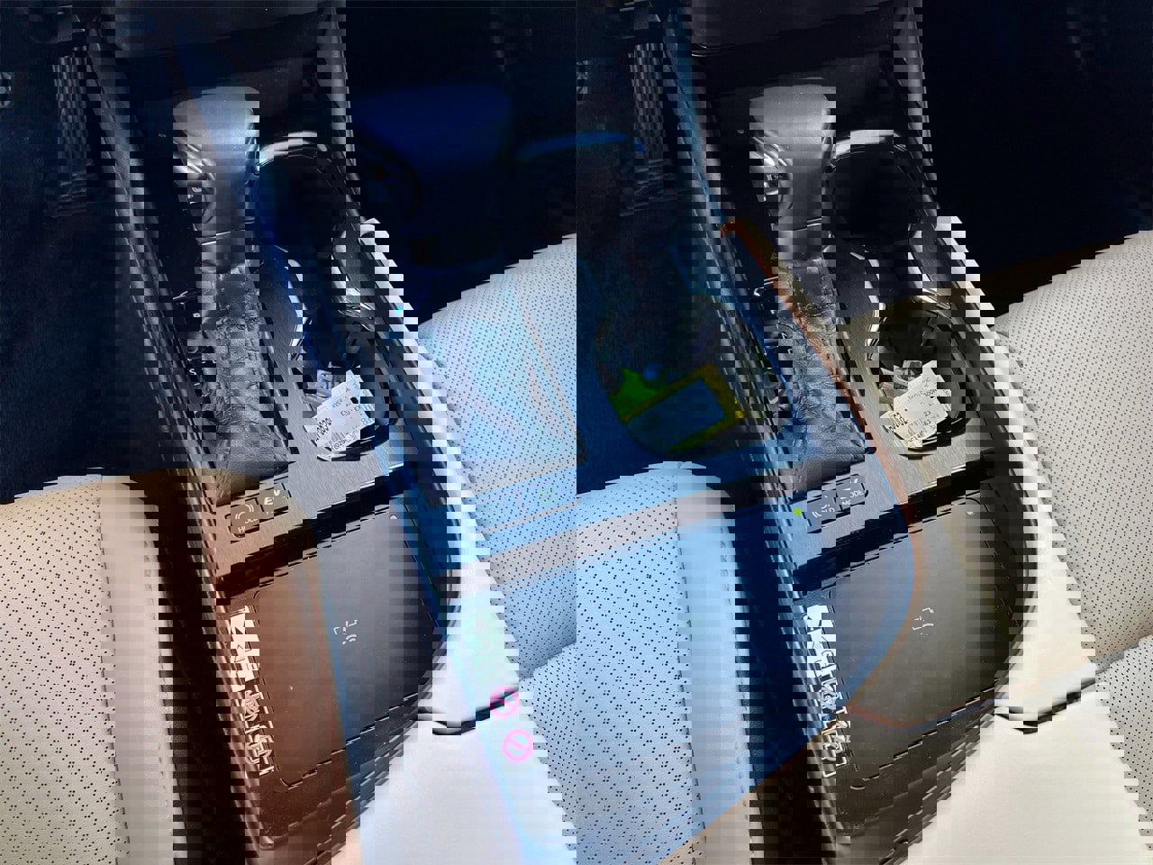 Used 2023 Lexus ES 300h w/ Premium Package image 18