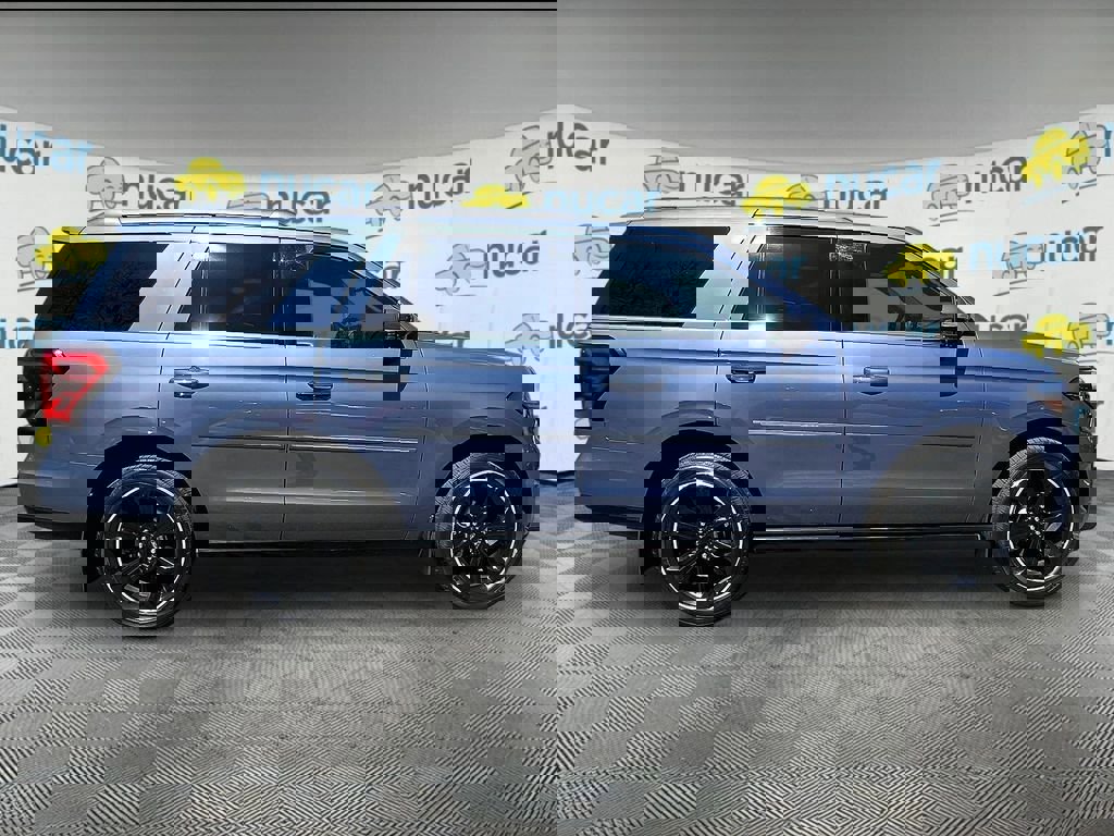 Used 2023 Ford Expedition Limited AWD/4WD image 9
