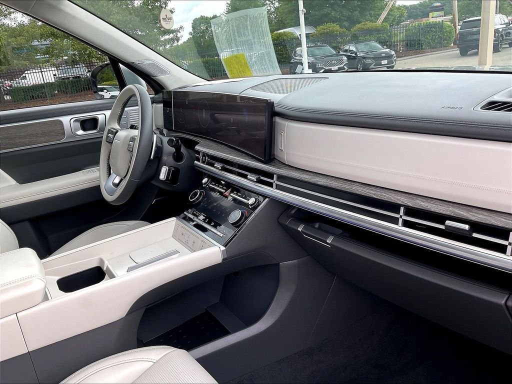 Used 2025 Hyundai Santa Fe Calligraphy AWD/4WD image 14