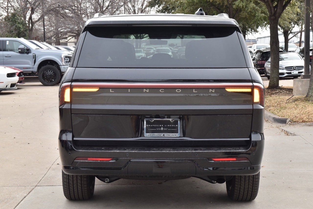 New 2025 Lincoln Navigator Reserve w/ Jet Appearance Package image 15