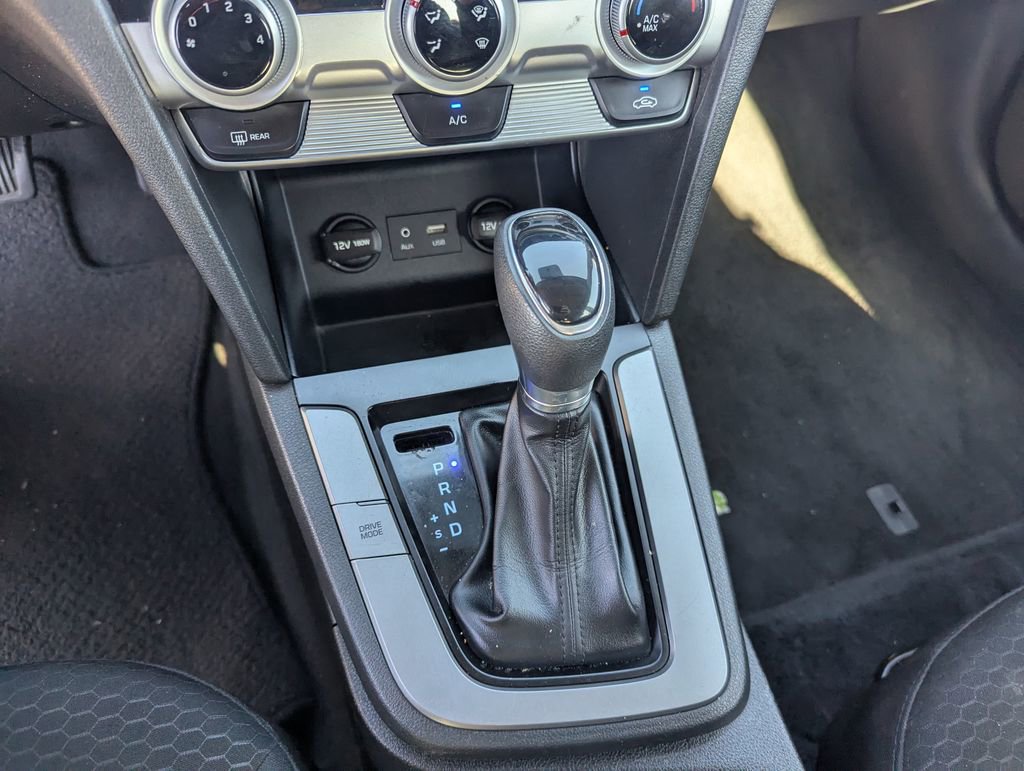 Used 2019 Hyundai Elantra SE w/ Cargo Package image 14