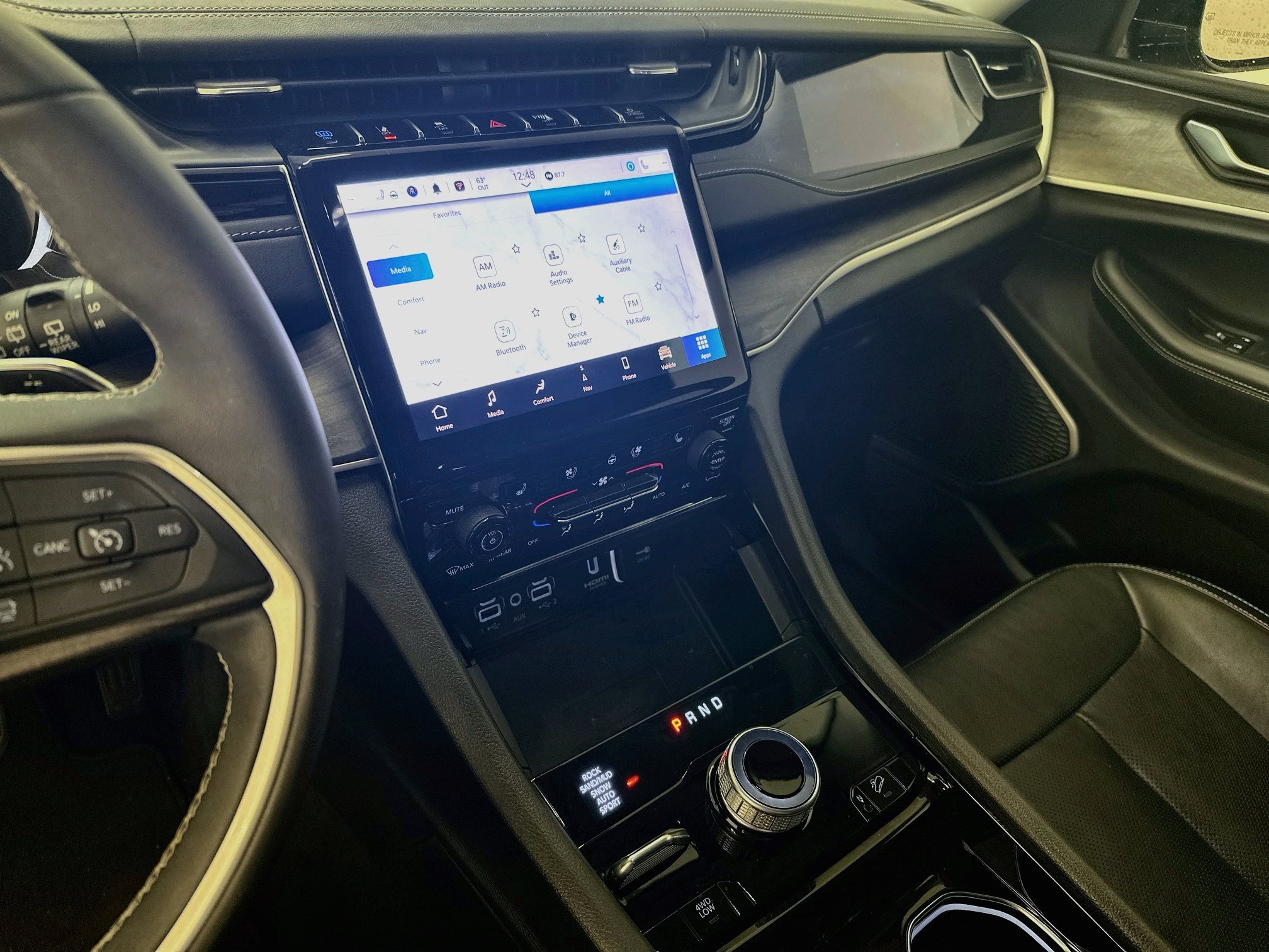Used 2022 Jeep Grand Cherokee Limited 4xe w/ Luxury Tech Group II AWD/4WD image 26
