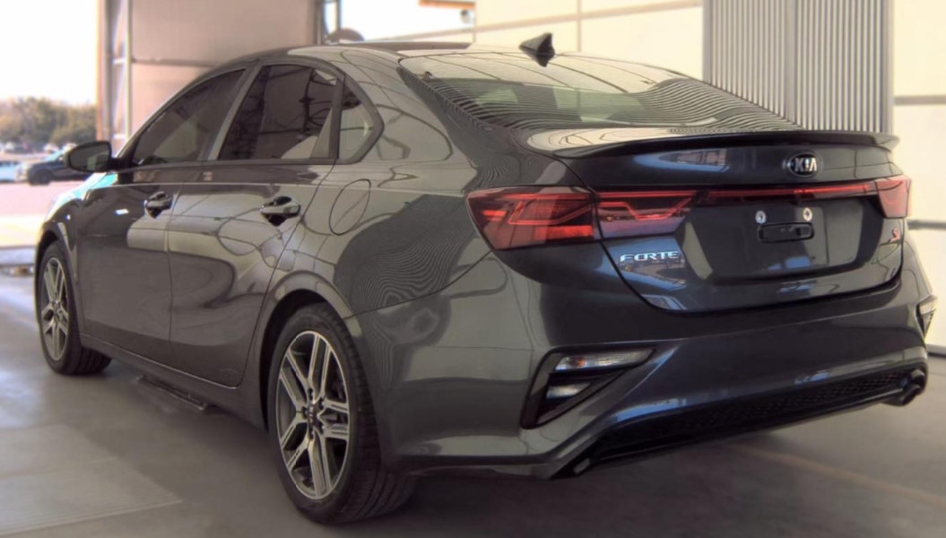 Used 2019 Kia Forte S w/ S Premium Package FWD image 4