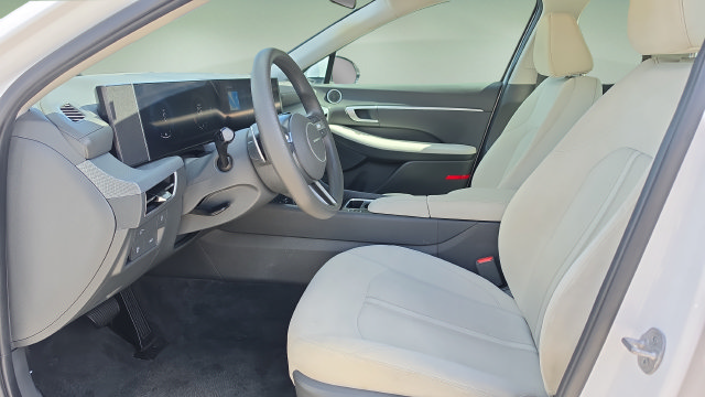 Used 2025 Hyundai Sonata SEL FWD image 39