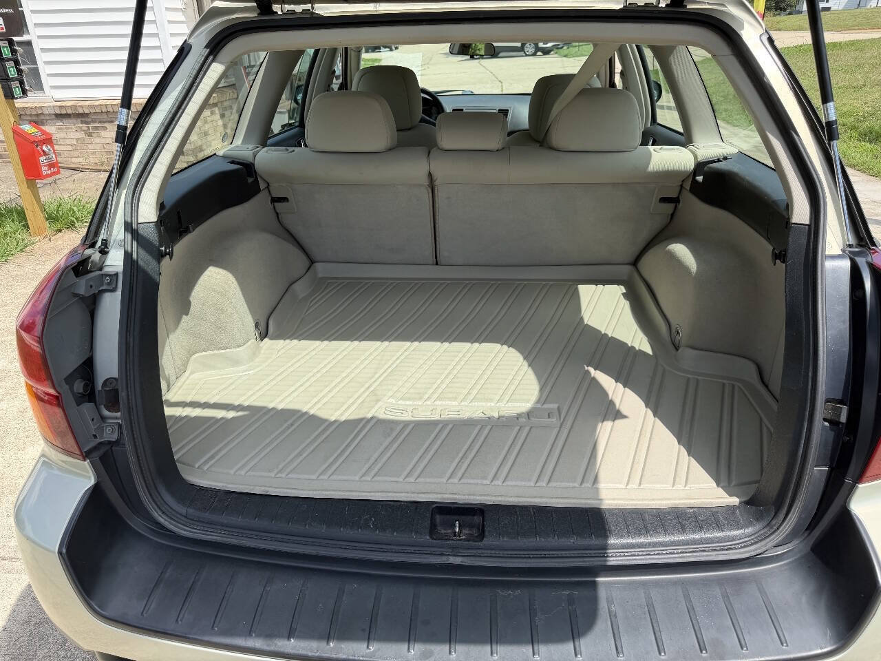 Used 2007 Subaru Outback 2.5i AWD/4WD image 16
