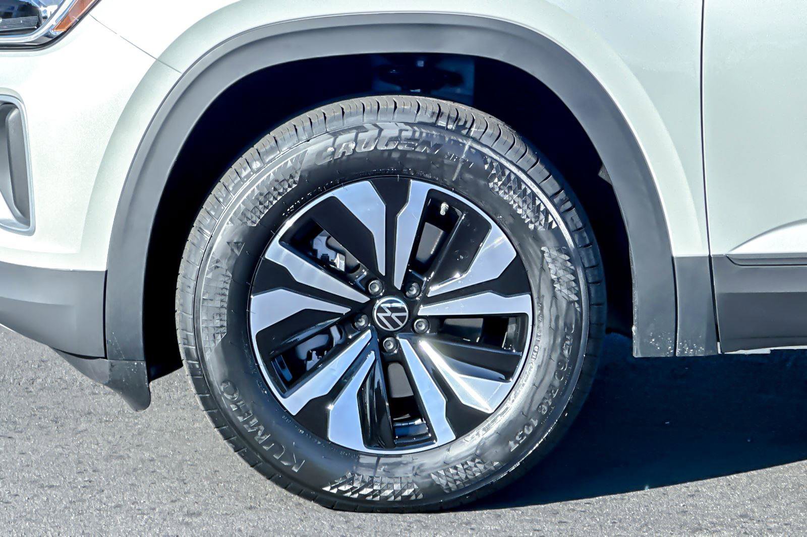 New 2026 Volkswagen Atlas SE image 25