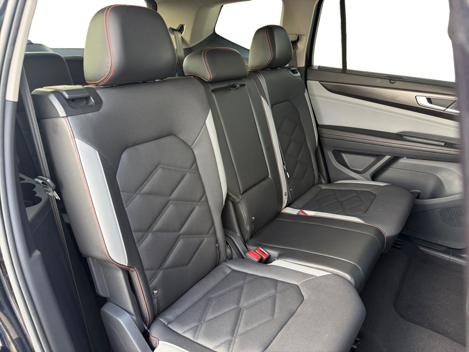 Used 2024 Volkswagen Atlas Peak Edition SEL AWD/4WD image 22