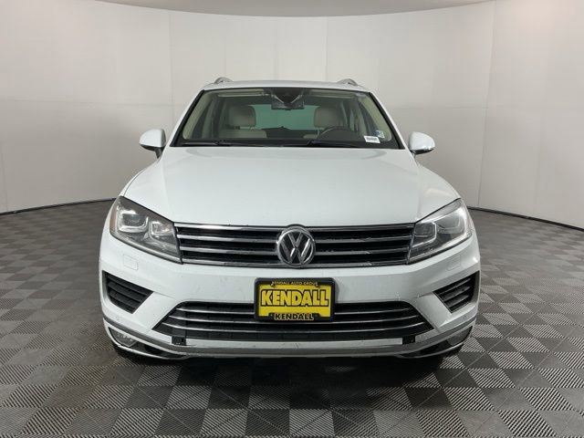 Used 2016 Volkswagen Touareg VR6 AWD/4WD image 2