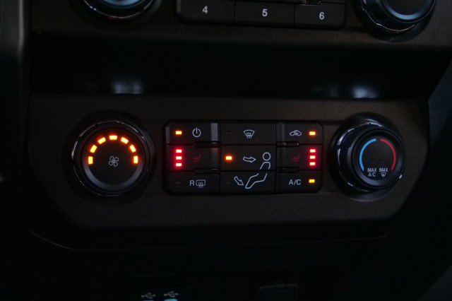 Used 2019 Ford F350 XLT w/ XLT Premium Package image 18