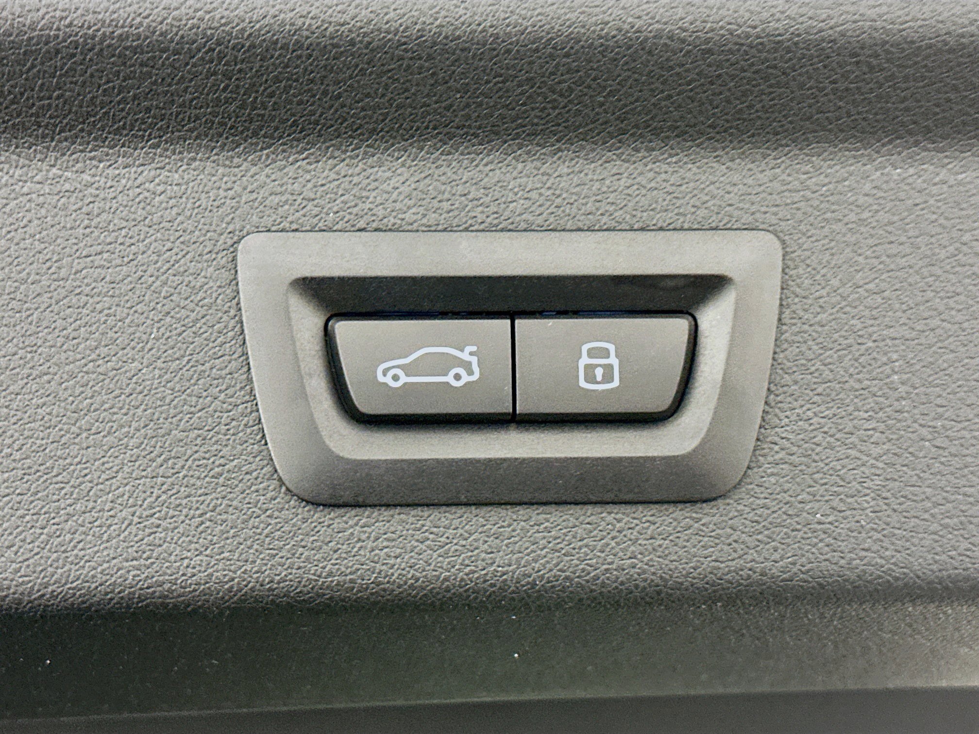 Used 2025 BMW X2 xDrive28i image 31