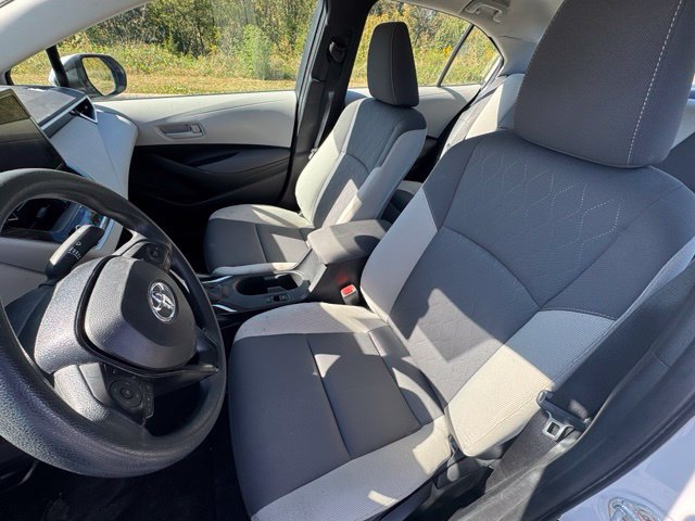 Used 2025 Toyota Corolla LE FWD image 13