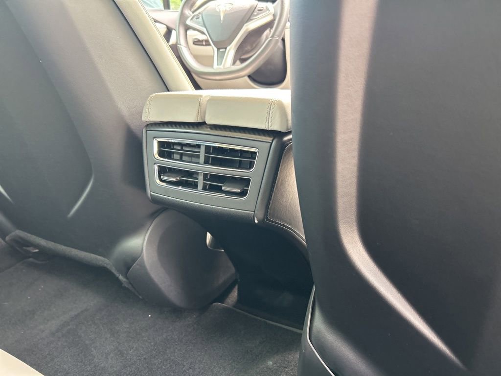 Used 2013 Tesla Model S Performance image 41