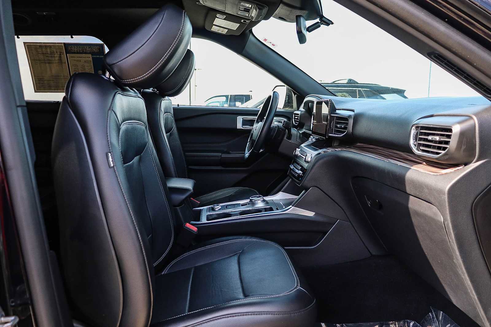 Used 2020 Ford Explorer Limited image 16