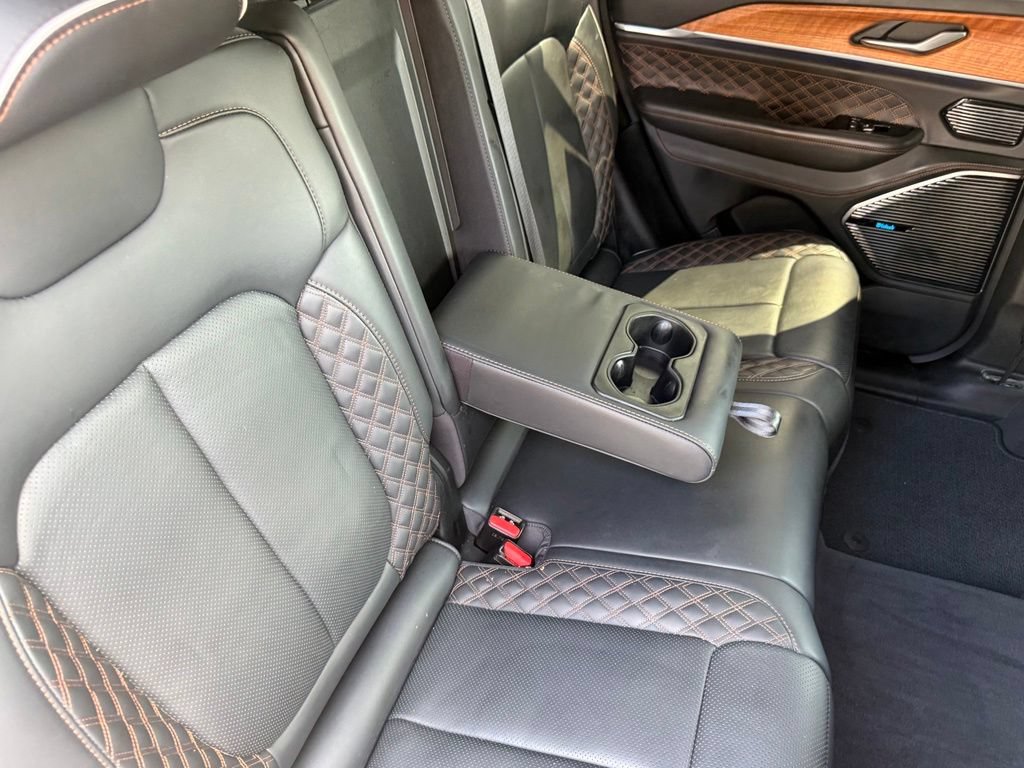 Used 2023 Jeep Grand Cherokee Summit AWD/4WD image 57