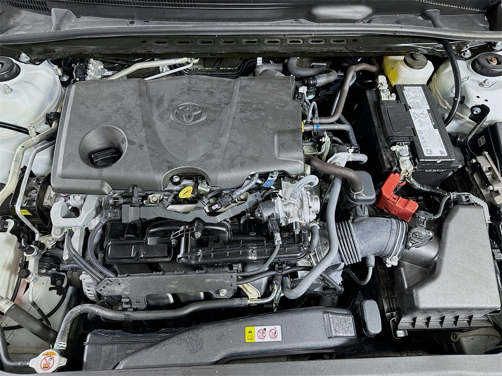 Used 2024 Toyota Camry SE image 9