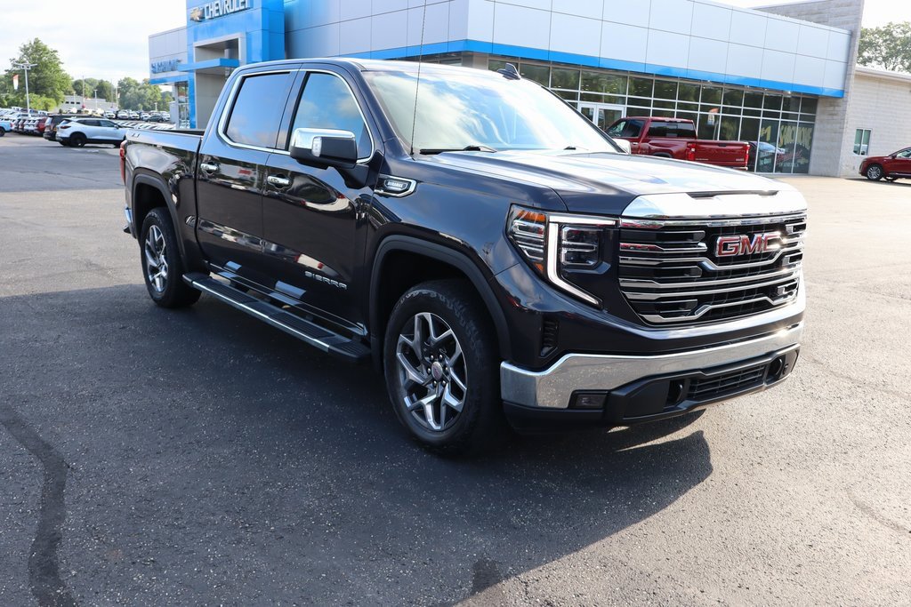 Used 2023 GMC Sierra 1500 SLT w/ SLT Premium Package image 2