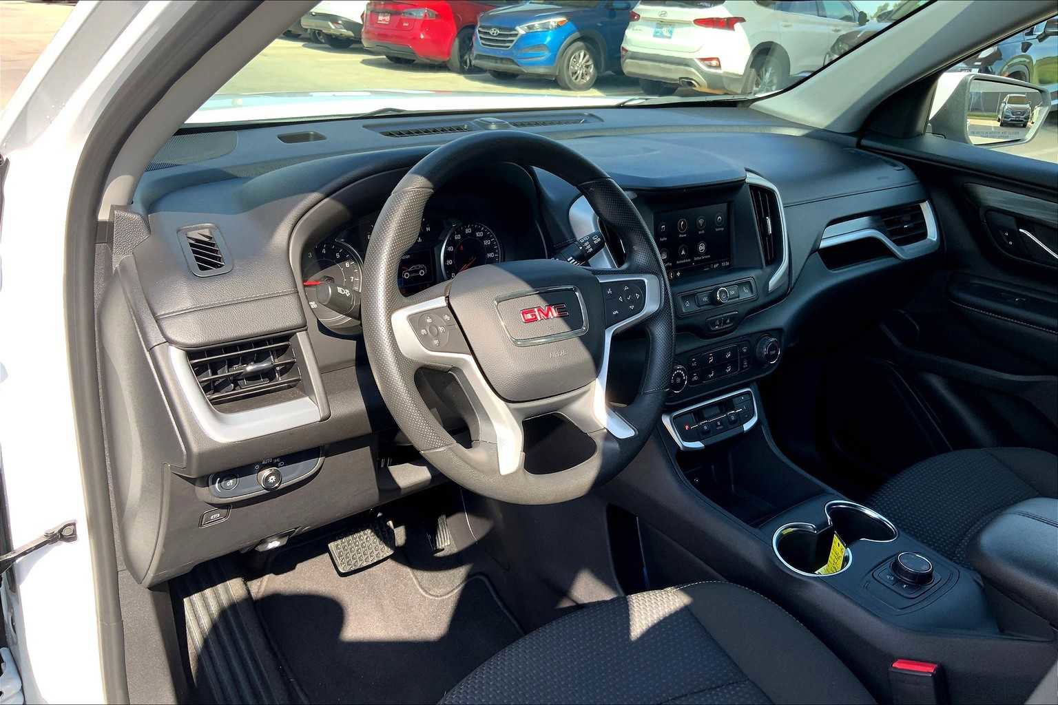 Used 2024 GMC Terrain SLE image 17