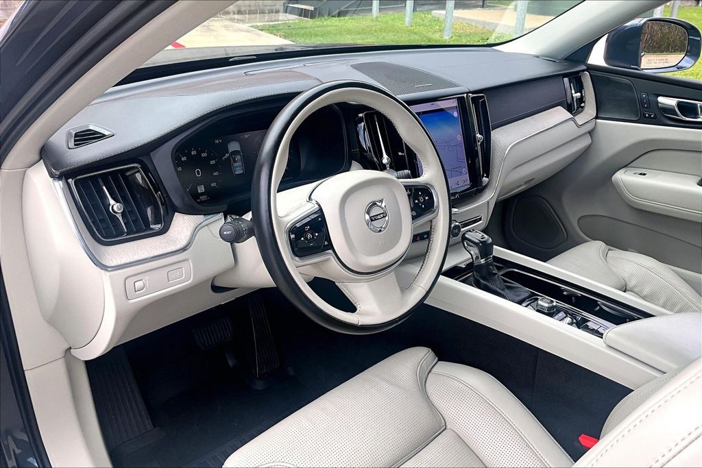 Used 2021 Volvo XC60 T5 Inscription w/ Climate Package AWD/4WD image 17