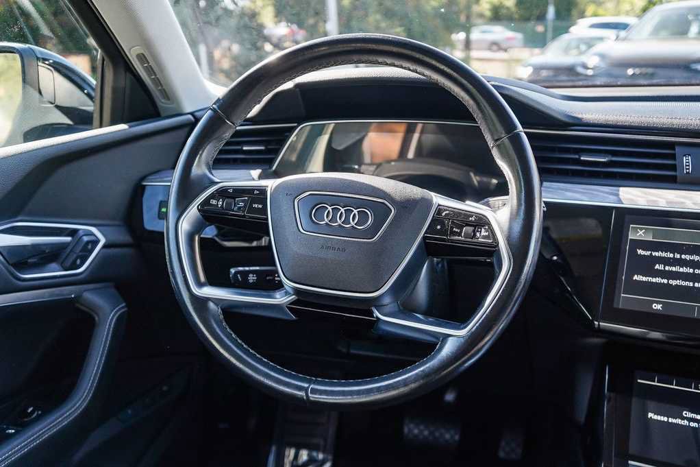 Used 2022 Audi e-tron Premium w/ Convenience Plus Package AWD/4WD image 15