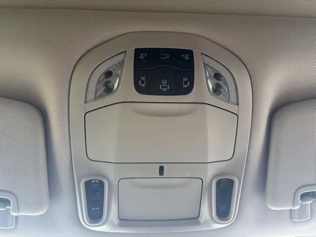 Used 2023 Chrysler Pacifica Limited FWD image 30