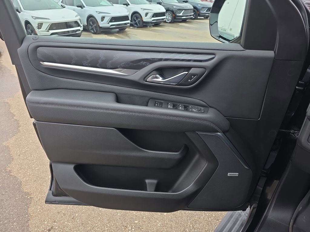 Used 2023 GMC Yukon XL Denali w/ LPO, Floor Liner Package image 30