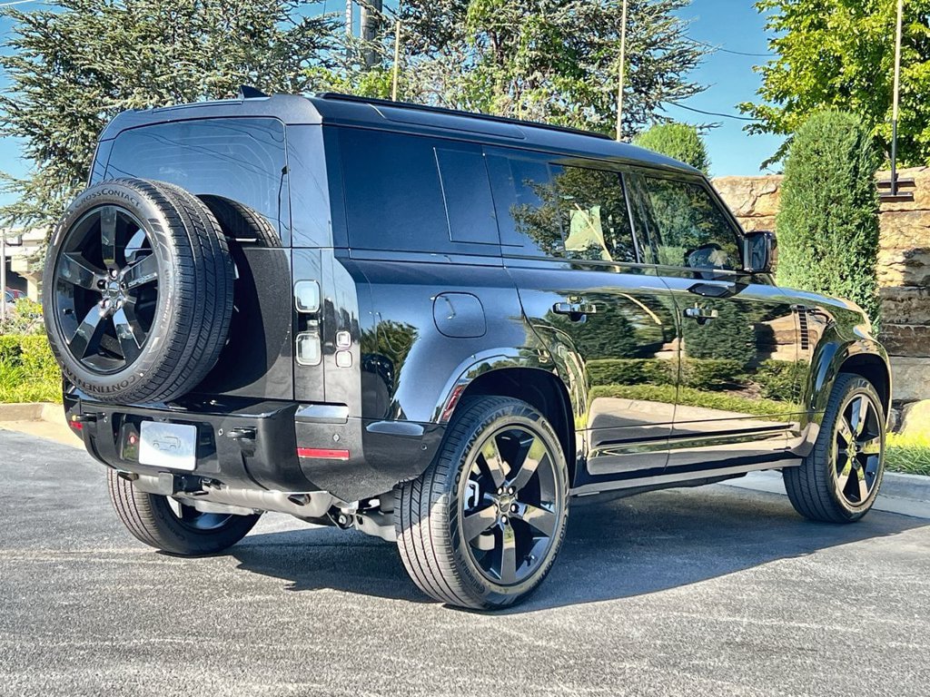 New 2026 Land Rover Defender 110 X-Dynamic SE AWD/4WD image 5