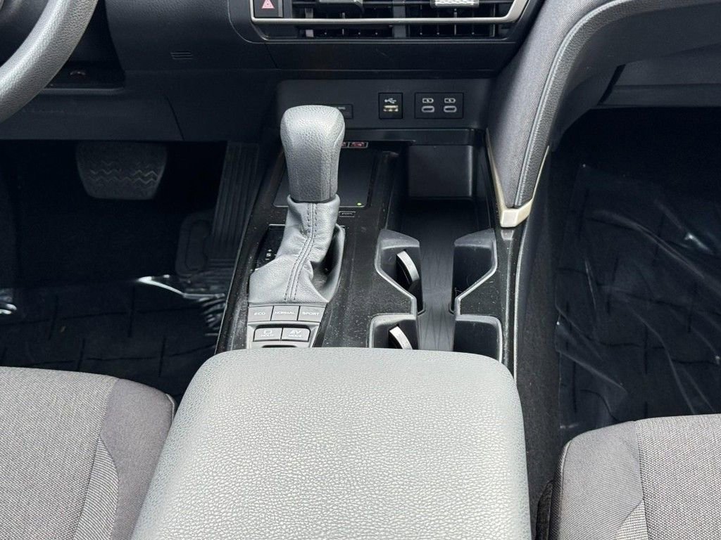 Used 2025 Toyota Camry LE image 14